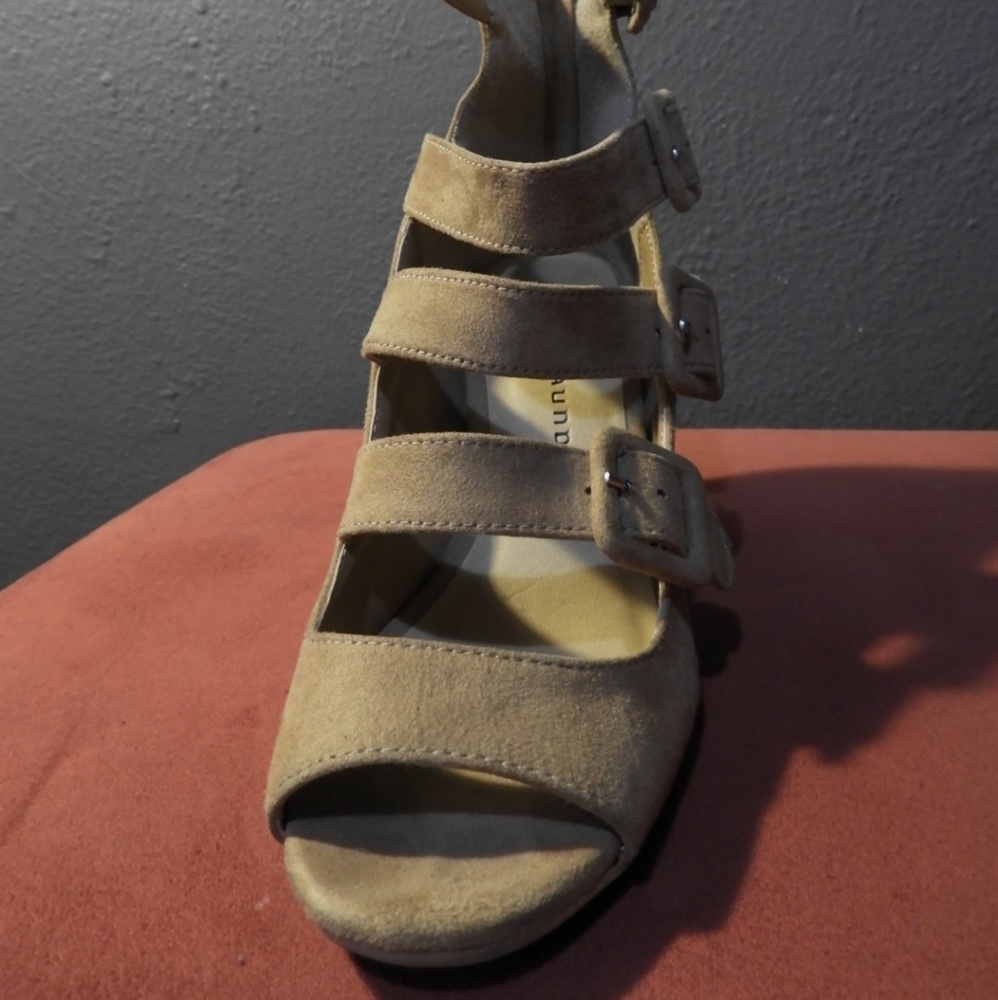 Chinese Laundry Block Heel Sandals - Picture 5 of 8